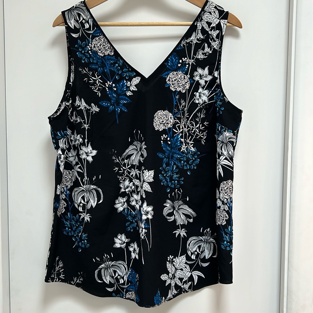 Banana Republic Factory Floral Sleeveless VNeck Top Size L